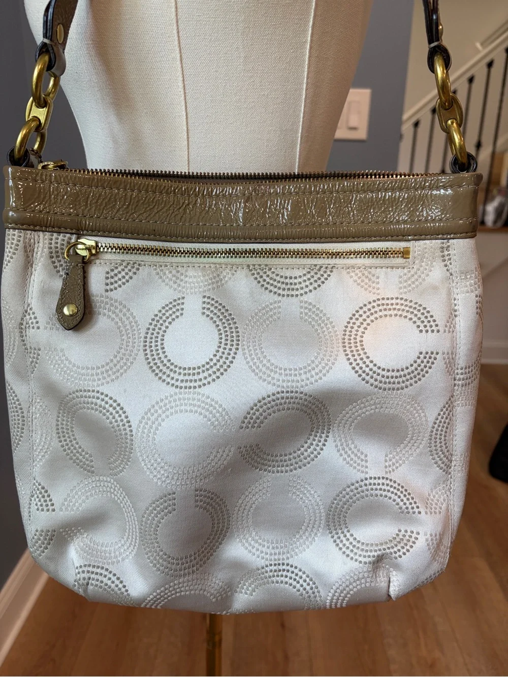 Coach Op Art Sateen Zip Hobo F20088 Ivory Taupe Patent Leather Shoulder Bag